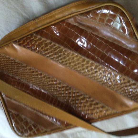 Vintage faux leather crossbody bag - Picture 6 of 6